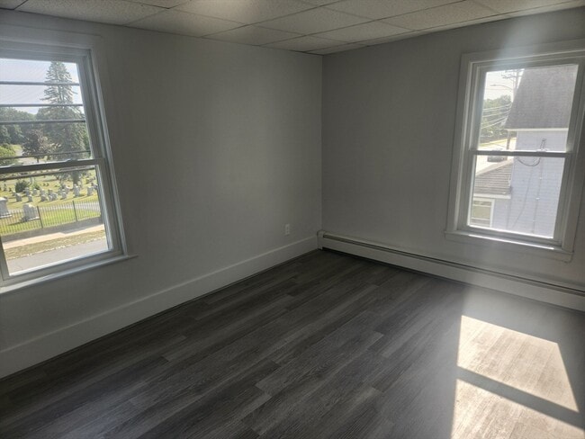 Building Photo - 347 Lancaster St