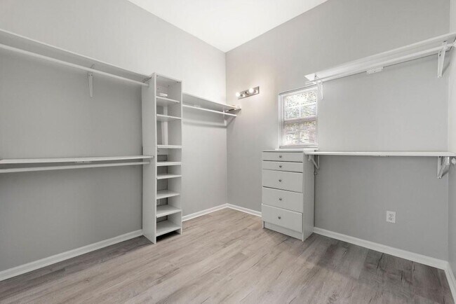 Foto del edificio - 880 Melody Ln