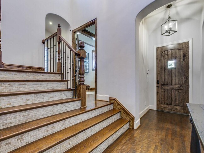 Building Photo - 646 Brookstone Dr