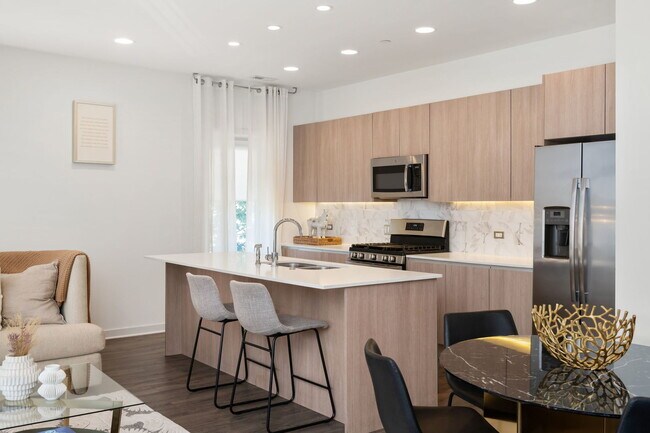 Foto del edificio - 8465 Grand Ave