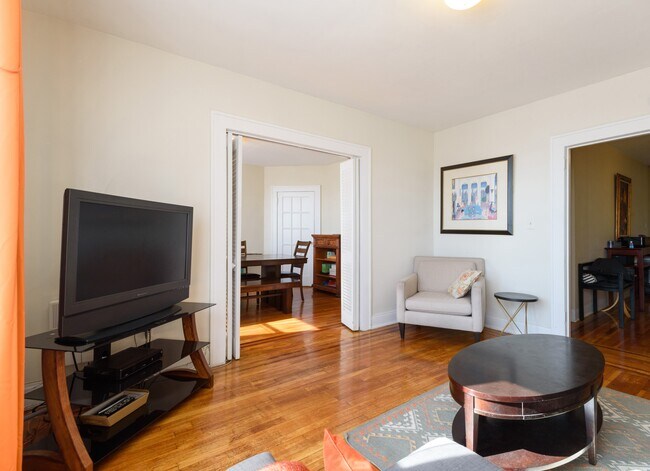Foto del edificio - 75 Fairview Ave