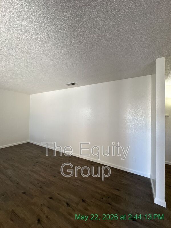 Foto del edificio - 148 S Peppertree St
