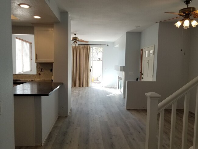 Foto del edificio - Nicely Renovated Home in Gated Community -...