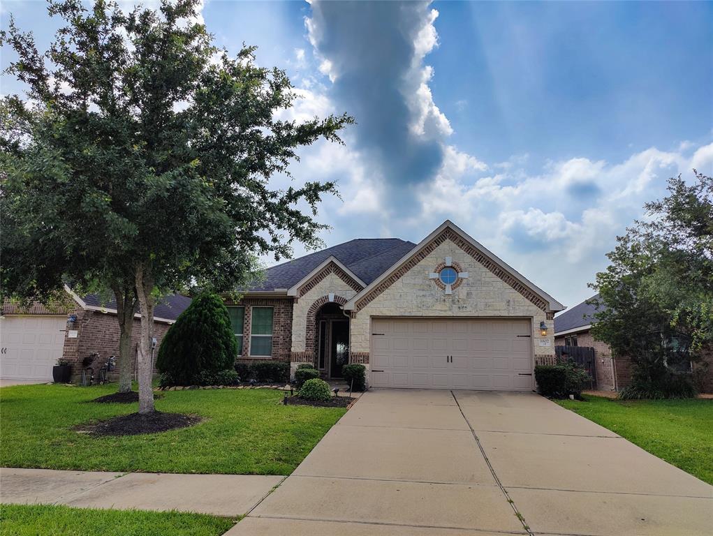 Foto principal - 8802 Houston Falls Ln