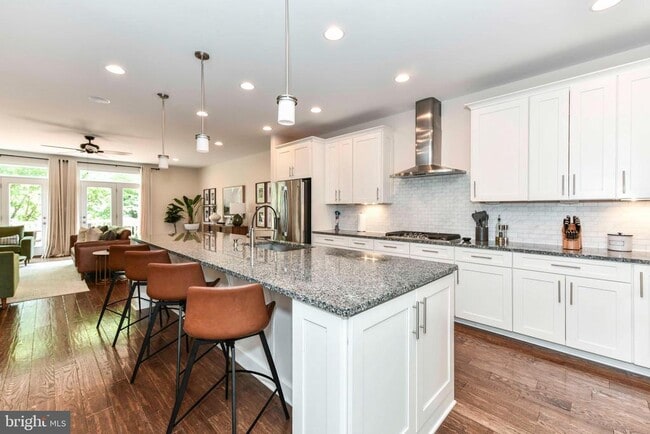Building Photo - 7240 Magpie Ln