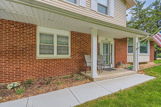 Foto del edificio - 1322 E Thurston Dr