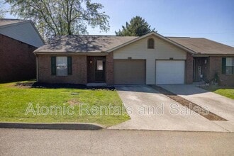 Building Photo - 130 Hawthorne Oaks Way