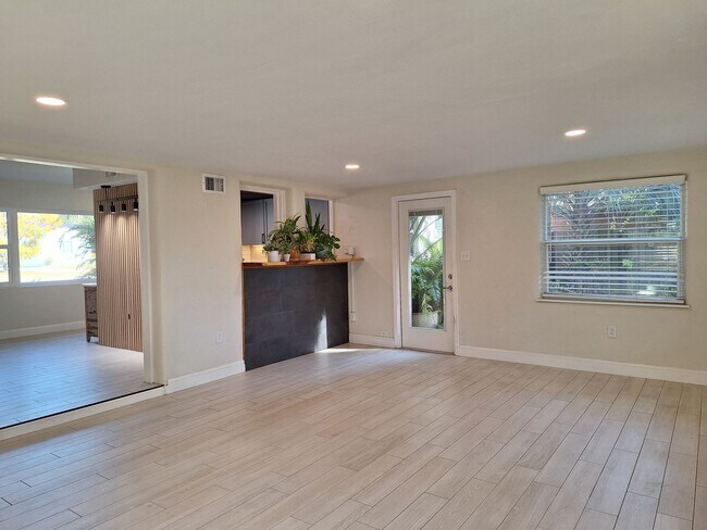 Foto del edificio - 3BR 2BA for Rent NSB between US1 & the River