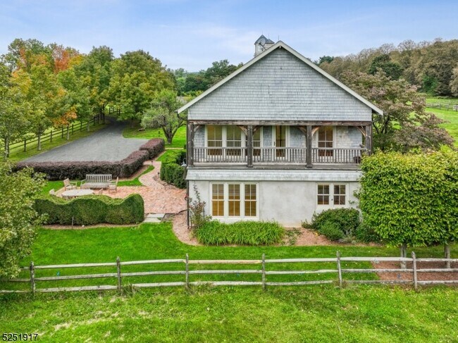 Building Photo - 358 Cherry Ln