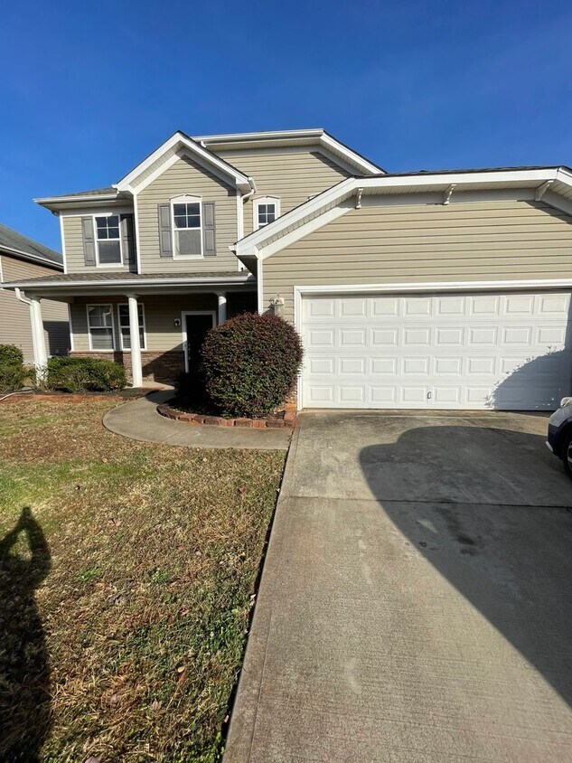 Primary Photo - 4 Bedroom 2.5 Bath home in The Fox Trace N...