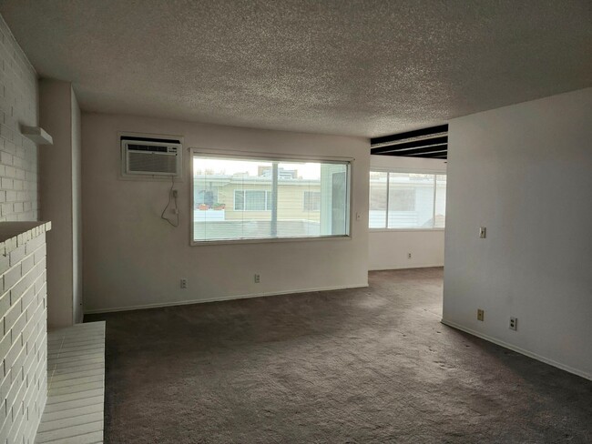 Foto del edificio - Oversized 2 bedroom Condo -  **$500 off Mo...