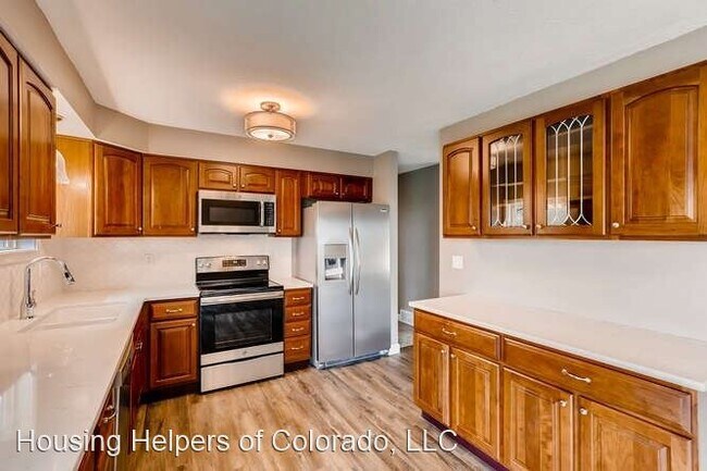 Foto del edificio - 4 br, 2 bath House - 450 North Finch Avenue