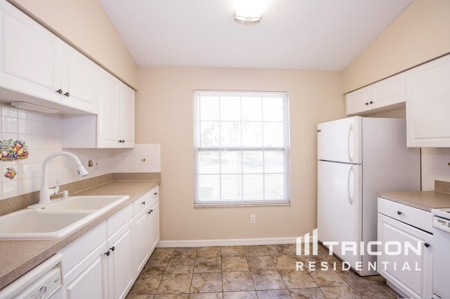 Building Photo - 607 Sweetleaf Dr