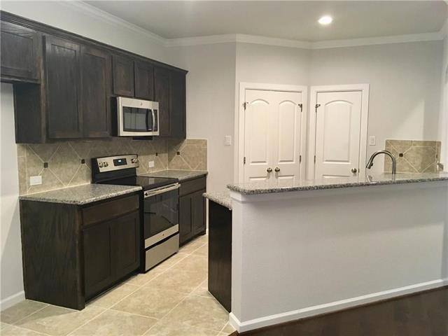 Building Photo - 2203 Highland Villa Ln