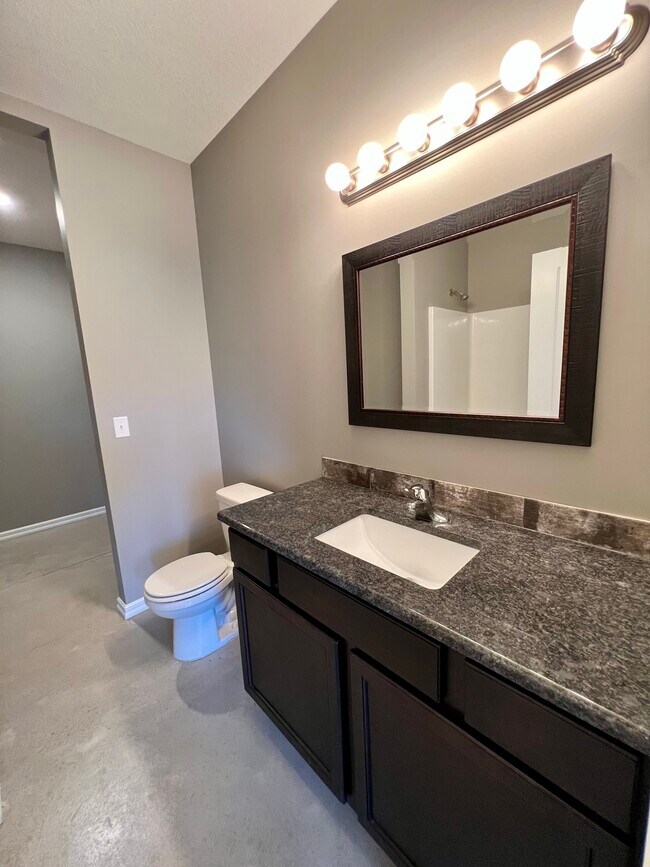 Foto del edificio - 4801 N Hillside Ct