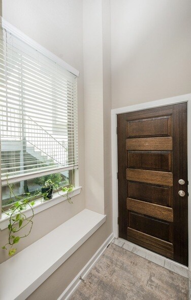 Foto del edificio - 1539 Rustling Creek Dr