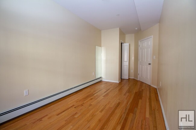 Foto del edificio - 2 Bed 2 Bath On Dekalb Ave.