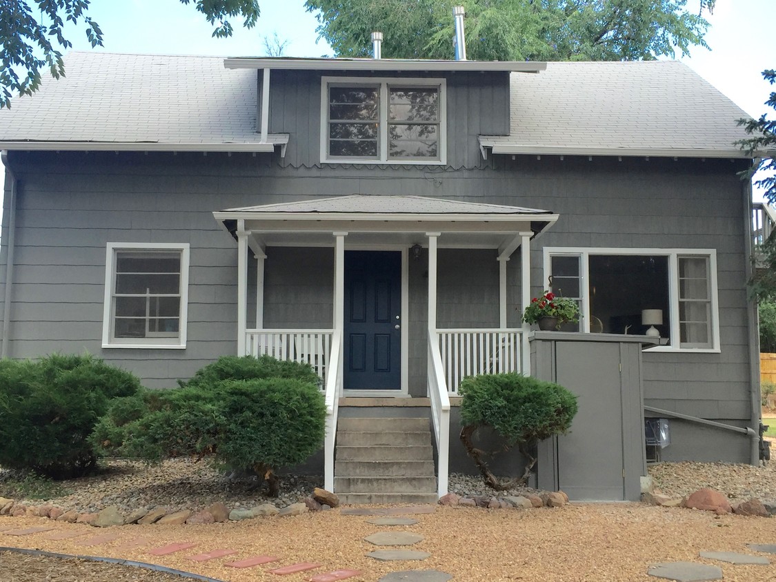 Front entry/porch - 515 N 17th St