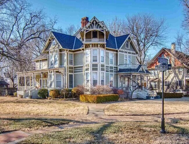 Foto del edificio - 333 SW Greenwood Ave