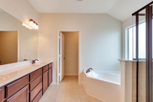 Building Photo - 120 Millers Loop