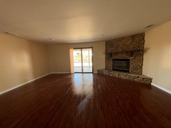Foto del edificio - 8560 Oakwood Ave