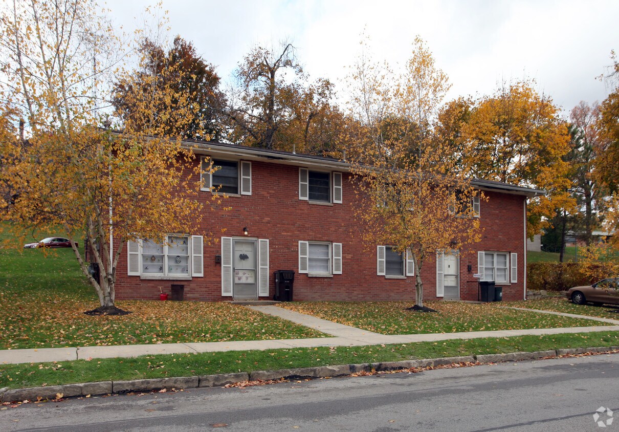 Primary Photo - 91-127 N Irvin Ave