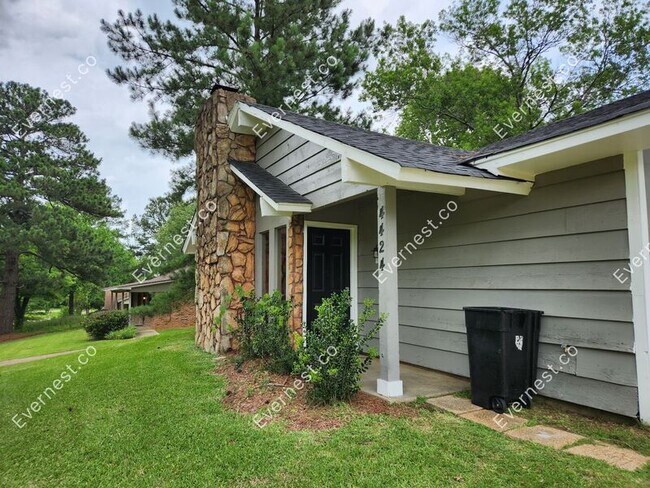 Building Photo - 4424 Beechwood St