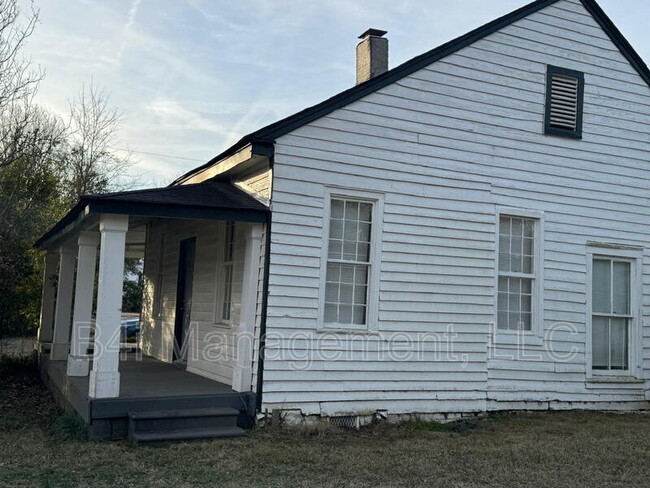 Building Photo - 306 Veazey St