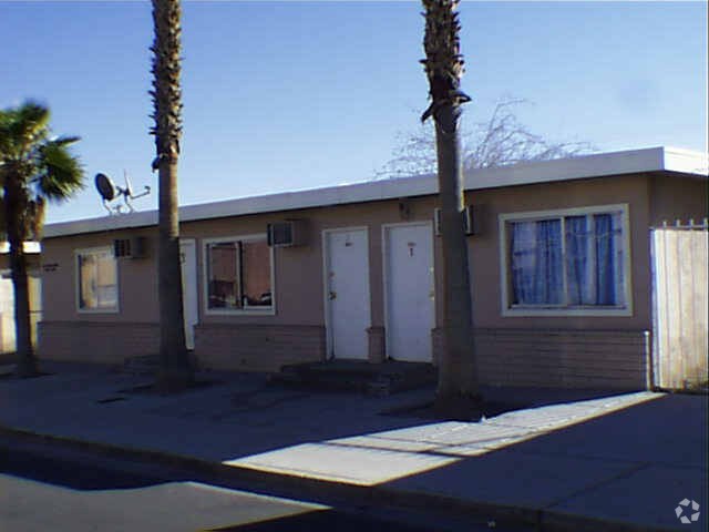 Primary Photo - 2204 Sunrise Ave
