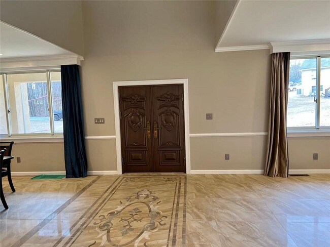 Building Photo - 6831 Augusta Manor