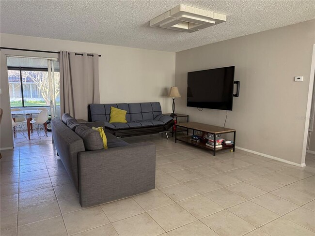 Foto del edificio - 10174 Mason Dixon Cir