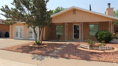 Building Photo - 1935 Dana Bree Dr