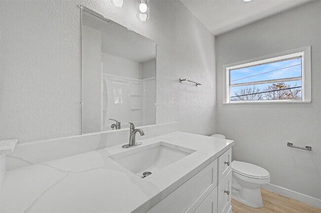 Foto del edificio - Fully renovated 1 bed, 1 bath apartments - Utilities Included