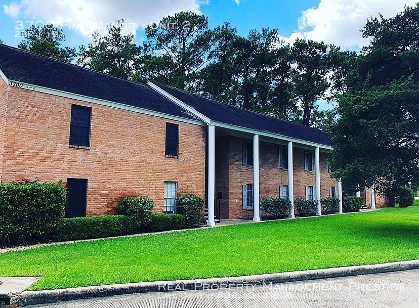 Primary Photo - 3700 Pine Manor Ln