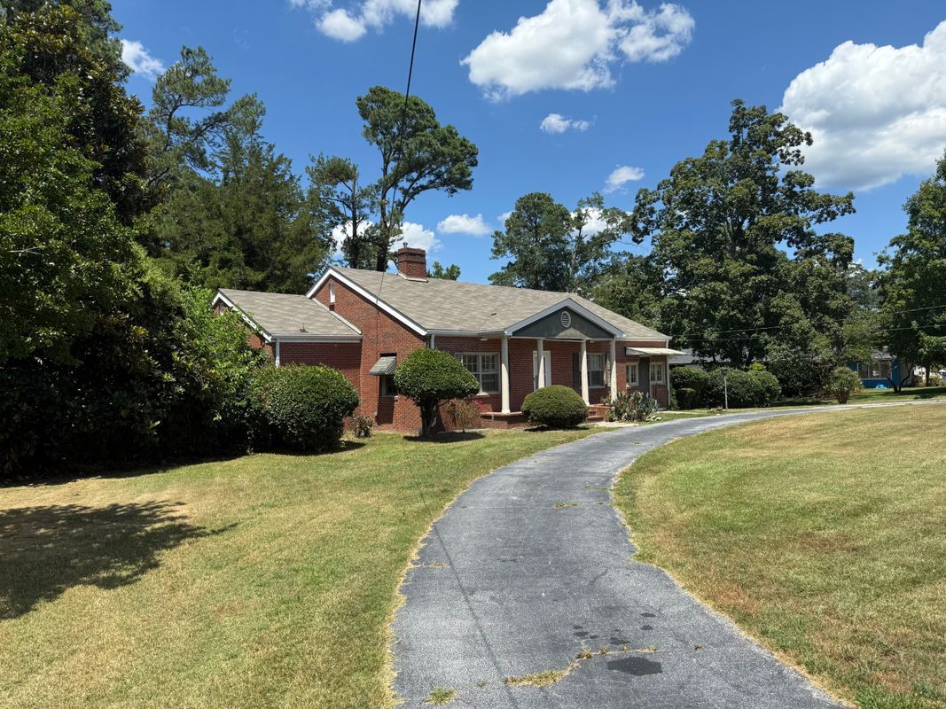 Foto del edificio - 998 Highland Cir SE