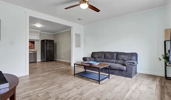 Foto del edificio - 4618 Trafalgar Rd