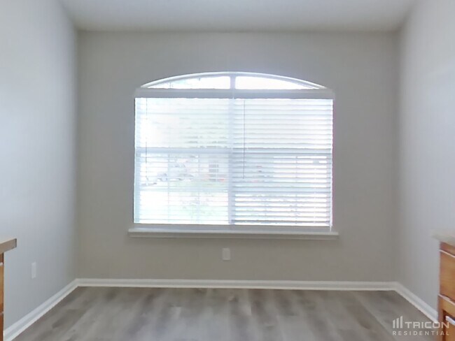 Building Photo - 1127 Summer Springs Drive