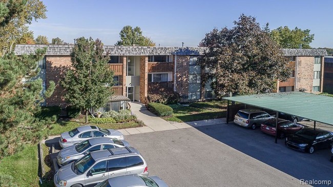 Foto del edificio - 1235 S Maple Rd