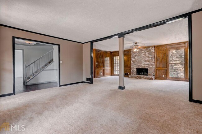 Foto del edificio - 1139 Ashley Lake Dr