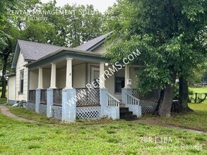 Building Photo - 2037 SW Fillmore St