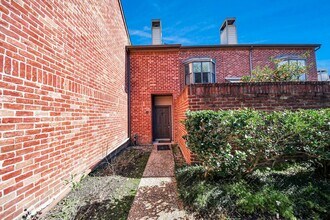 Building Photo - 7447 Cambridge St