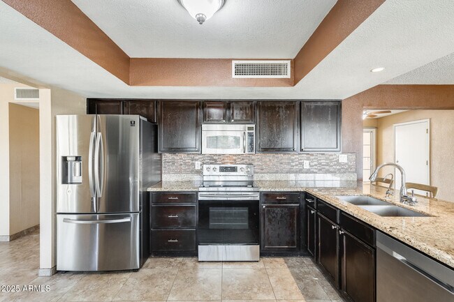 Foto del edificio - 17633 N 15th Ave