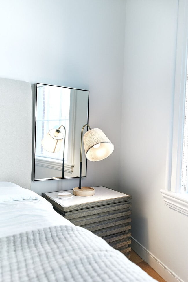 Building Photo - 121 Middle St