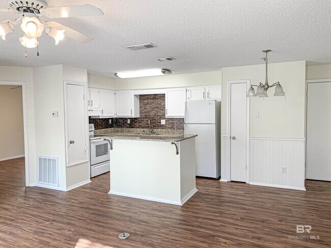 Foto del edificio - 5608 Cottage Hill Rd