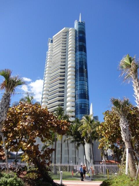 Foto del edificio - 6301 Collins Ave