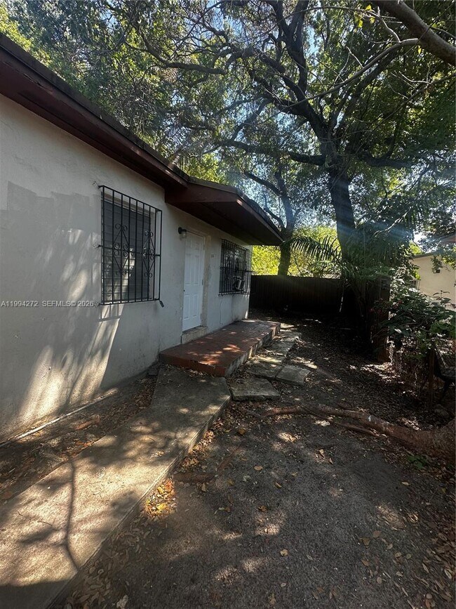 Foto del edificio - 112 NE 63rd St