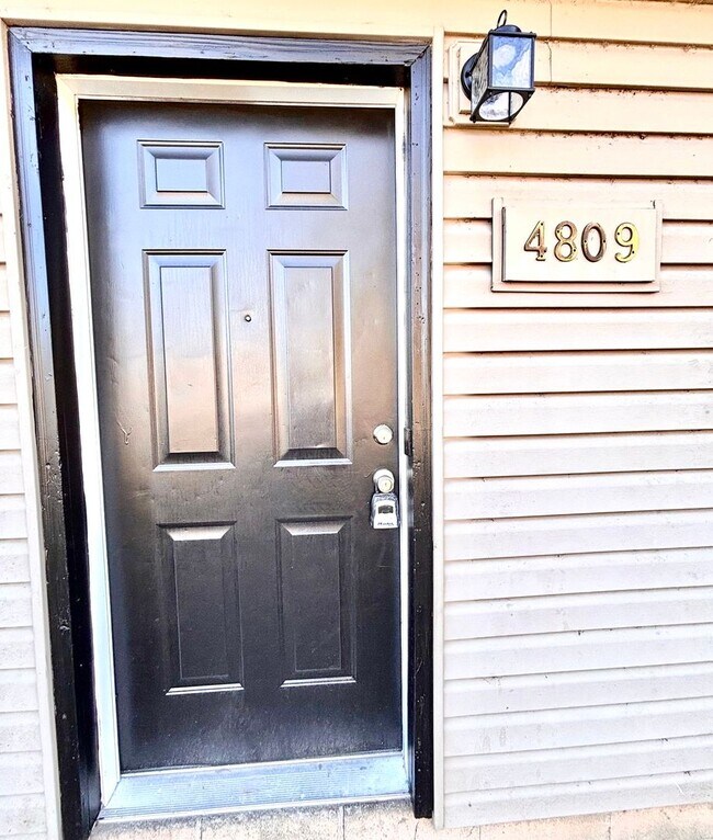 Building Photo - 4809 Samantha Ave