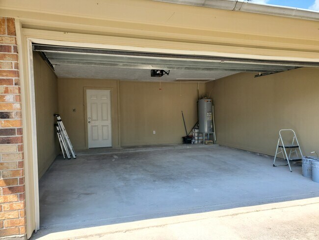 Foto del edificio - 7801 Barryknoll Ln
