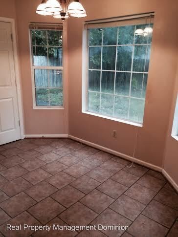 Foto del edificio - 306 Windy Ridge Ln