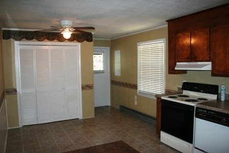 Building Photo - Cute 2 bedroom Ranch in home in Hendersonv...